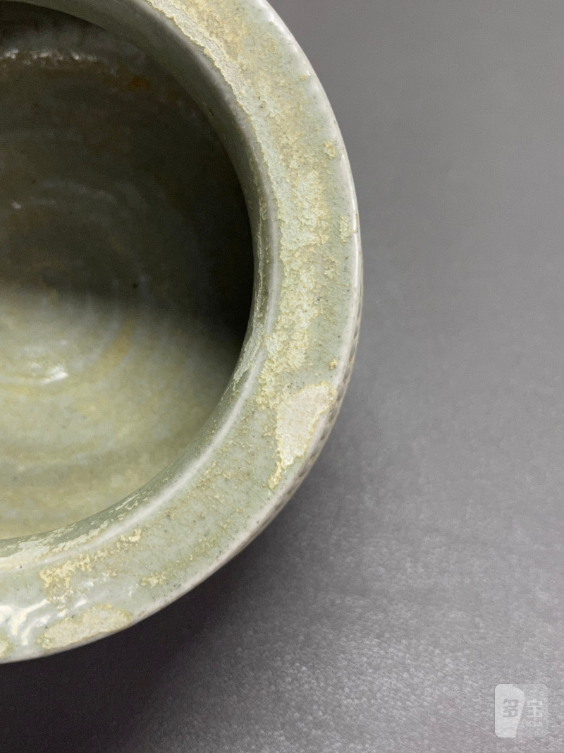 明或明以前  青瓷莲纹三足炉 - 图8